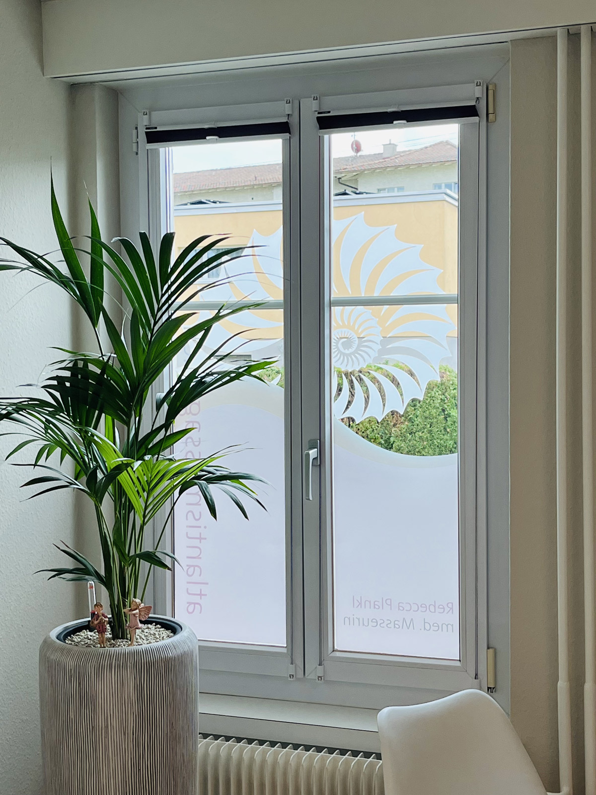 Atlantismassagen Fensterbeschriftung